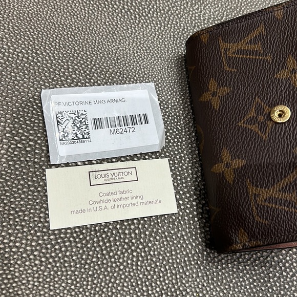 LOUIS VUITTON wallet - Picture 11 of 12